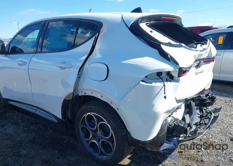 2025 Alfa Romeo Tonale Base из США, поврежденный, VIN ZASPATAW3S3089889